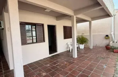 Sobrado parte inferior para locação no centro de barra velha /sc