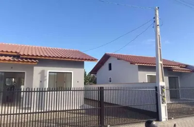 Casa com amplo quintal perto da praia em barra velha