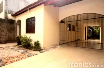 Casa com 3 quartos para alugar na Alameda Oxalá, 783, Parangaba, Fortaleza