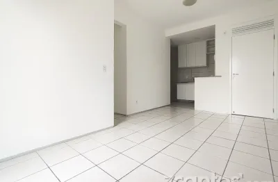 Apartamento com 2 quartos para alugar na Avenida Pompílio Gomes, 127, Passaré, Fortaleza