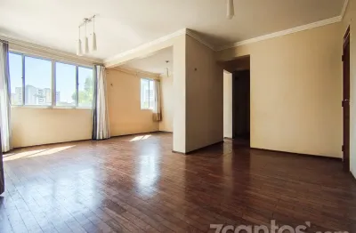 Apartamento com 3 quartos para alugar na Rua Doutor Ratisbona, 275, Fátima, Fortaleza