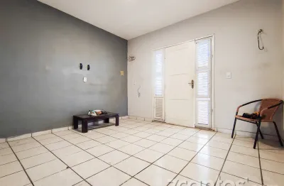 Apartamento com 2 quartos para alugar na Rua José Meneleu, 37, Itaperi, Fortaleza