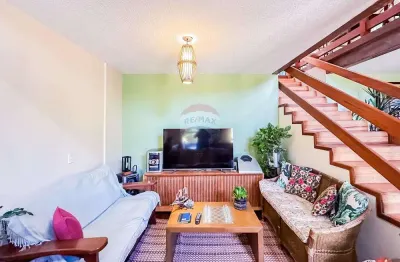 Casa no condomínio Parque do Alto para venda com 4 quartos, sendo 2 suítes, 2 vagas, 330m²