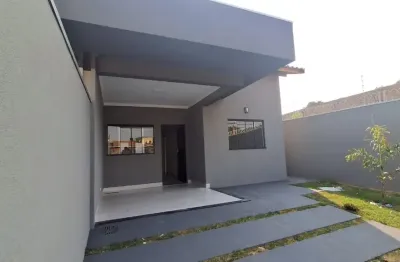 Casa com excelente acabamento com 82 metros construídos com 2 quartos sendo 1 suite
