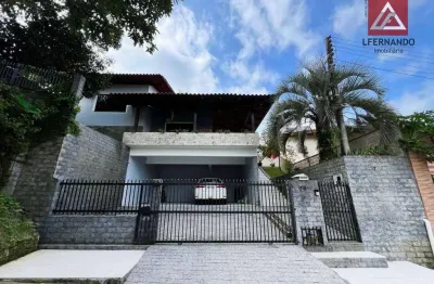 Casa com 3 dormitórios, sendo 1 suíte à venda, 179 m² por r$ 1.550.000 - escola agrícola - blumenau/sc