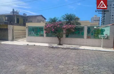 Casa com 3 dormitórios, sendo 1 suíte à venda, 188 m² por r$ 1.300.000 - centro - navegantes/sc