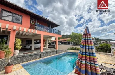 Casa de alto padrão com 4 dormitórios, sendo 2 suítes à venda, 279 m² por R$ 2.000.000 - Velha - Blumenau/SC