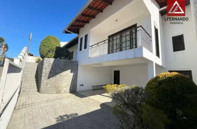 Casa com 3 dormitórios, sendo 1 suíte à venda, 212 m² por R$ 745.000 - Velha - Blumenau/SC