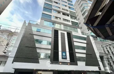 Apartamento à venda com 3 suítes semi-mobiliado na meia praia em itapema-sc