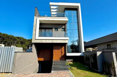 Belíssimo triplex dentro de condomínio no bairro aristocrata