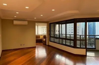 Apartamento com 4 quartos para alugar na Rua Juquis, --, Moema, São Paulo