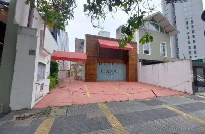 Casa comercial em Pinheiros - 350m², ampla área externa, 4 vagas