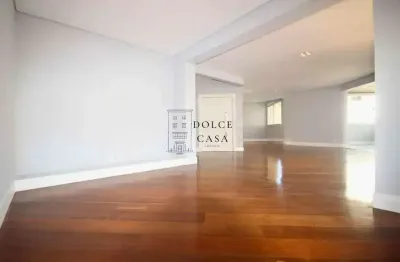 Apartamento em Moema - 4 dormitórios, 244m², varanda e amplo lazer