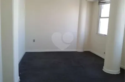 Sala comercial para alugar na Largo do Paissandu, Centro, São Paulo