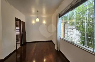Casa com 3 quartos à venda na Avenida Coronel Octaviano de Freitas Costa, Socorro, São Paulo