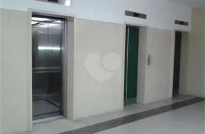 Sala comercial para alugar na Largo do Paissandu, 72, Centro, São Paulo