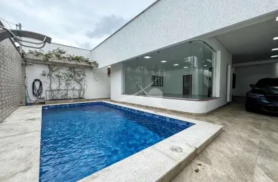 Casa com 3 quartos e piscina no canto do forte - praia grande