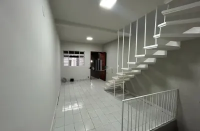 Sobrado com 151m², 4 dormitórios sendo 1 suíte e 1 vaga - avalia permuta