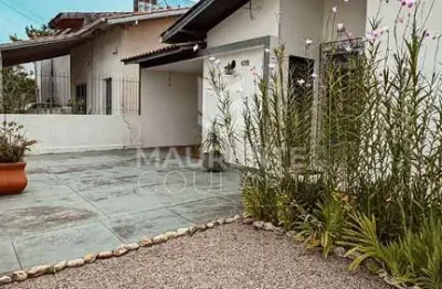 Casa com 3 quartos à venda na Rua João Grumiche, Kobrasol, São José