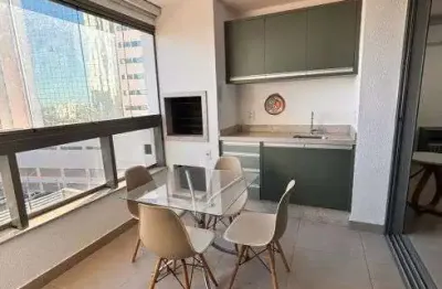 Apartamento com armários planejados sendo 2 suites 2 vagas de garagens para alugar