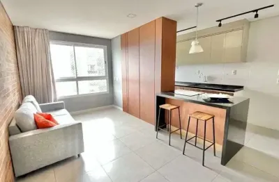 Apartamento com armários planejados 3 quartos sendo 1 suíte 2 vagas de garagens