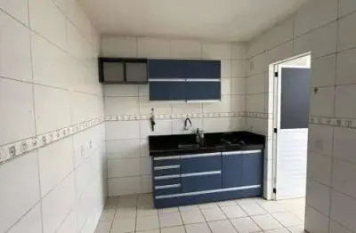 Casa para alugar em condomínio fechado com armários planejados e duas vagas de garagens jardim imper