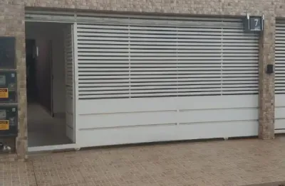 Casa térrea para alugar com armários planejados no bairro cpa