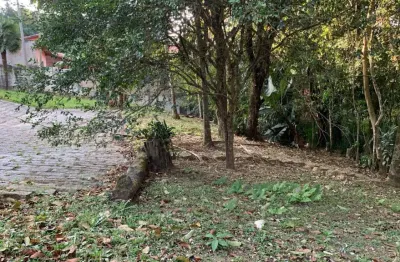 Lindo terreno plano em condomínio aruã, lateral p/ reserva de mata