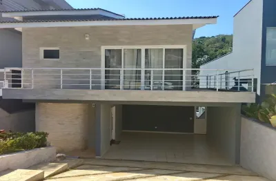 Sobrado para locação no aruã ecopark – com fundo para reserva e aquário integrado