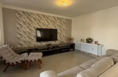 Casa mobiliada disponível para locação no condomínio ecopark