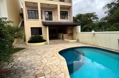 Sobrado de Alto Padrão para Locação no Condomínio Aruã – Fundo para Reserva Natural