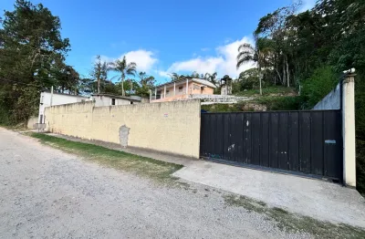 Chácara à venda próxima ao Complexo Aruã – 3.000 m² com vista livre