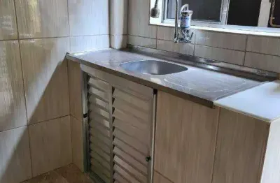 Aluga-se casa na avenida brasília, 591 - bairro vera teresa- caieiras/sp.