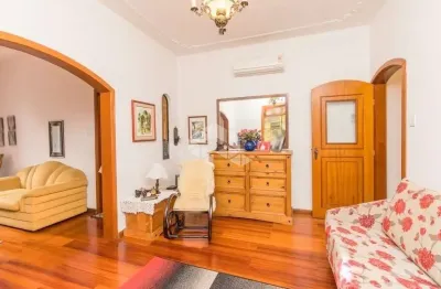 Excelente apartamento com sacada com 81 metros  em higienópolis