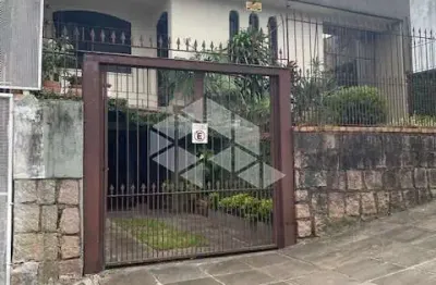 Casa com 3 quartos à venda na Beco Circular, 508, Vila Ipiranga, Porto Alegre