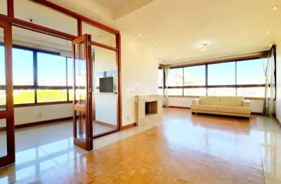 Três dormitórios com lavabo, lareira, churrasqueira  e uma vista incrível da cidade