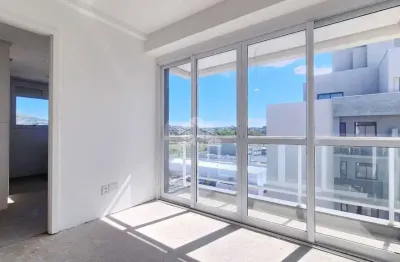 Dois dormitórios com  sacada aberta, e churrasqueira próximo a puc