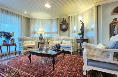 Apartamento  impecável com 246 m2 privativos com linda vista para o guaíba