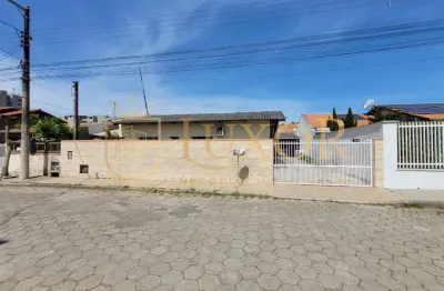 Casa localizada na armação de penha sc, 3 dormitórios perto do beto carrero