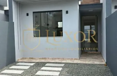 Casa geminada 2 dormitórios localizada na praia do gravatá em navegantes sc