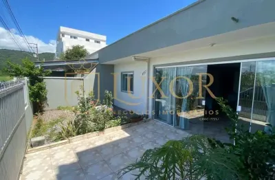 Casa geminada localizada na praia do Gravatá em Navegantes SC