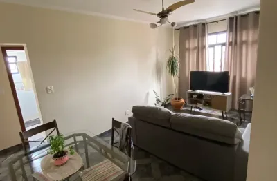 Apartamento de 2 dormitórios em prédio com elevadores e garagem