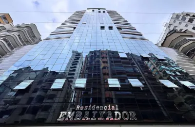 Apartamento com 3 quartos à venda na rua 252, 107, meia praia, itapema por r$ 1.950.000