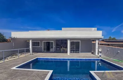 Casa estilo chácara com piscina e vista em mairinque – acesso fácil pela castelo