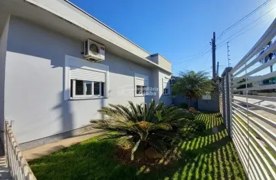Bela e confortável casa no bairro jardim iolanda- guaíba /rs