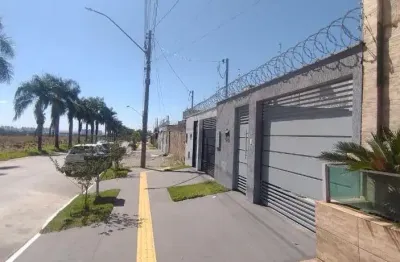 Casa à venda no residencial flamingo em goiânia com 3 quartos sendo 1 suíte