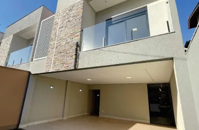 Sobrado com 3 suítes plenas | jardim atlântico | r$ 1.1000,00