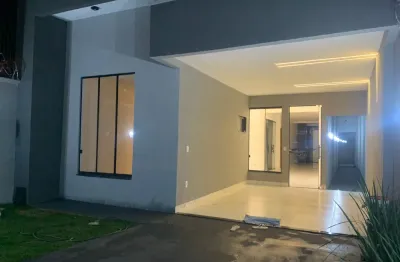 Casa no bairro independência, 2 ruas abaixo da av. independência e da av. diamante