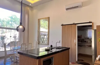 Casa de alto padrão recém construída em condomínio fechado- santa bárbara de goiás