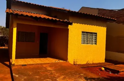 Casa forrada na laje com aptidão comercial no setor ponta kayana trindade. fácil acesso para a go 060, fábrica da coca cola, e lafruit,